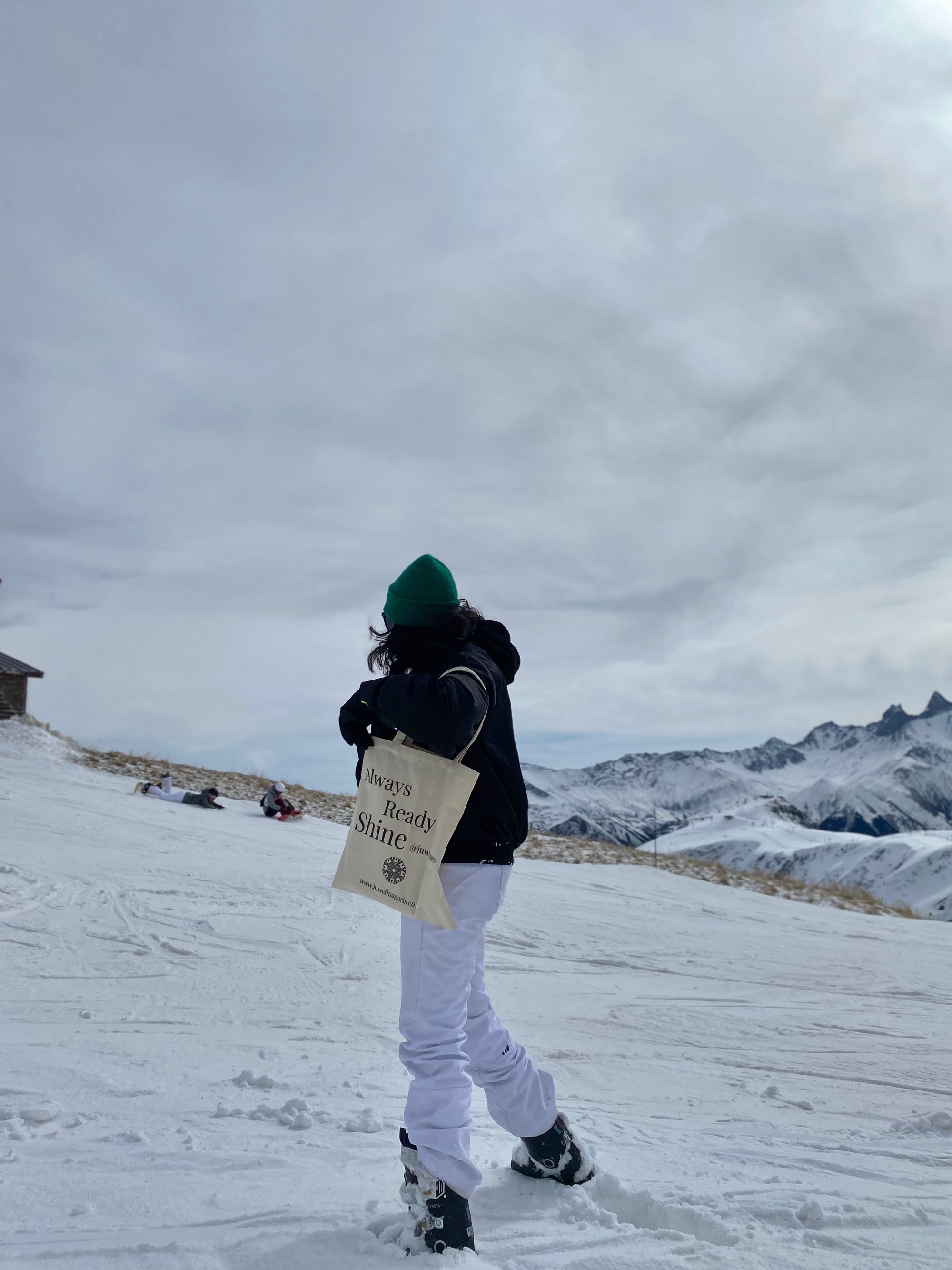 Slopes, Style & the Chicest Après-Ski
