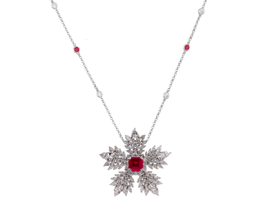 Rouge Noël Necklace